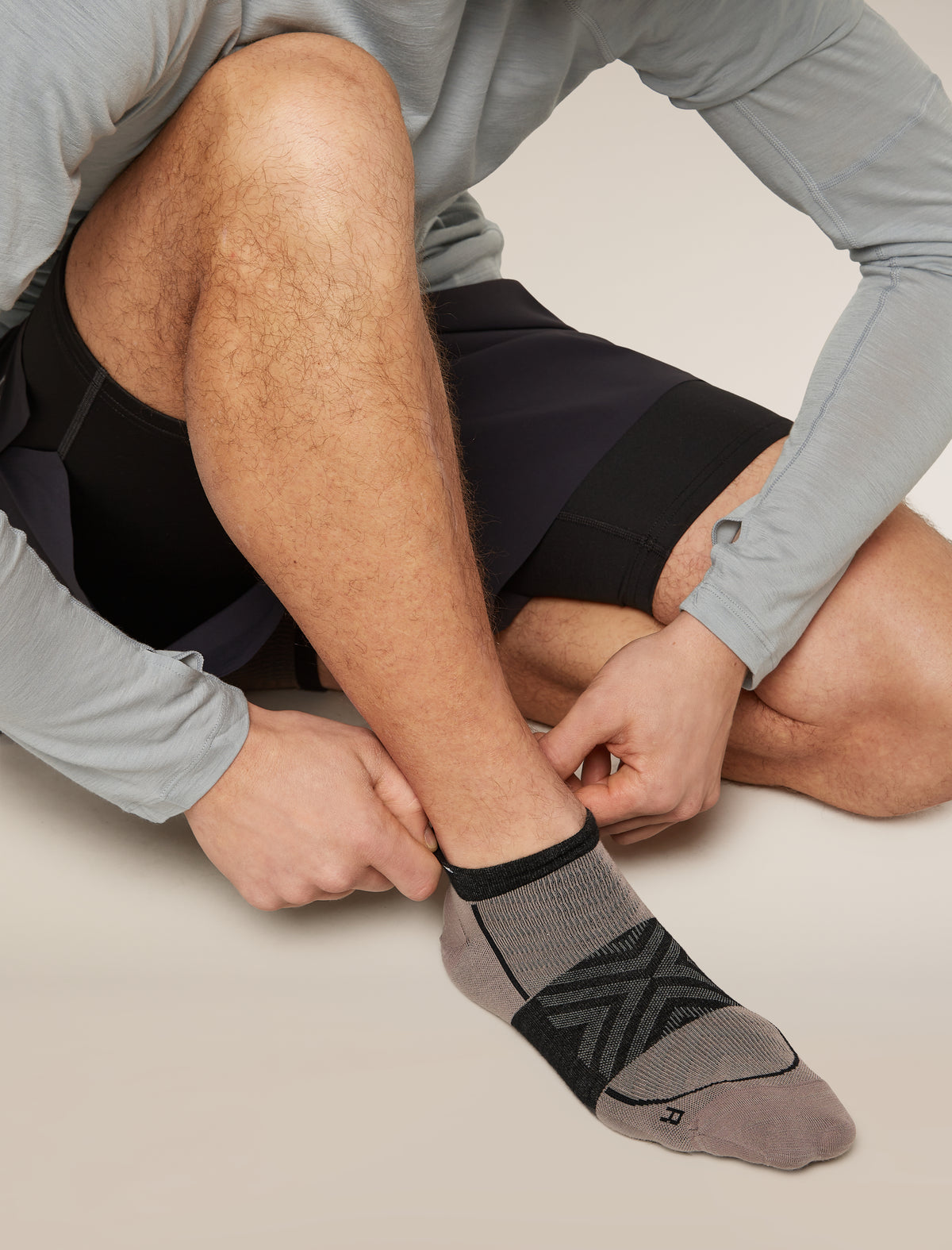 Men's Merino Blend Run+ Ultralight Micro Socks Porcini/Black - 5