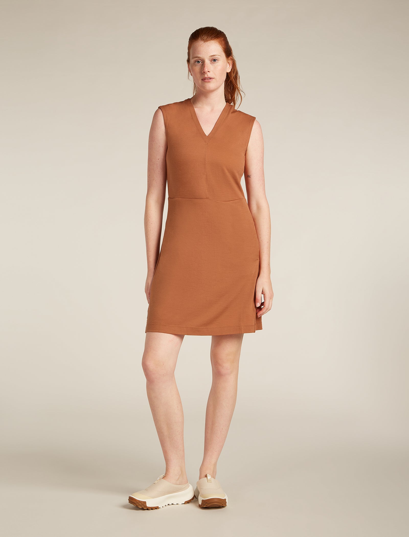 Women's Merino 200 Granary Sleeveless V Neck Dress | icebreaker