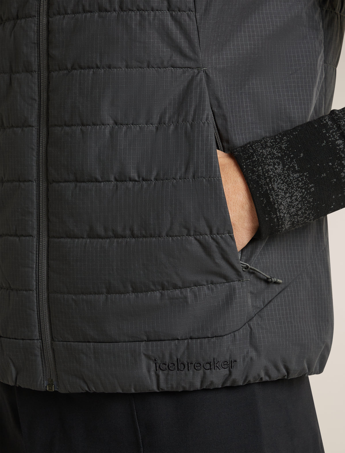 icebreaker Men's 1360 MerinoLoft™ Vest Obsidian Men - 8
