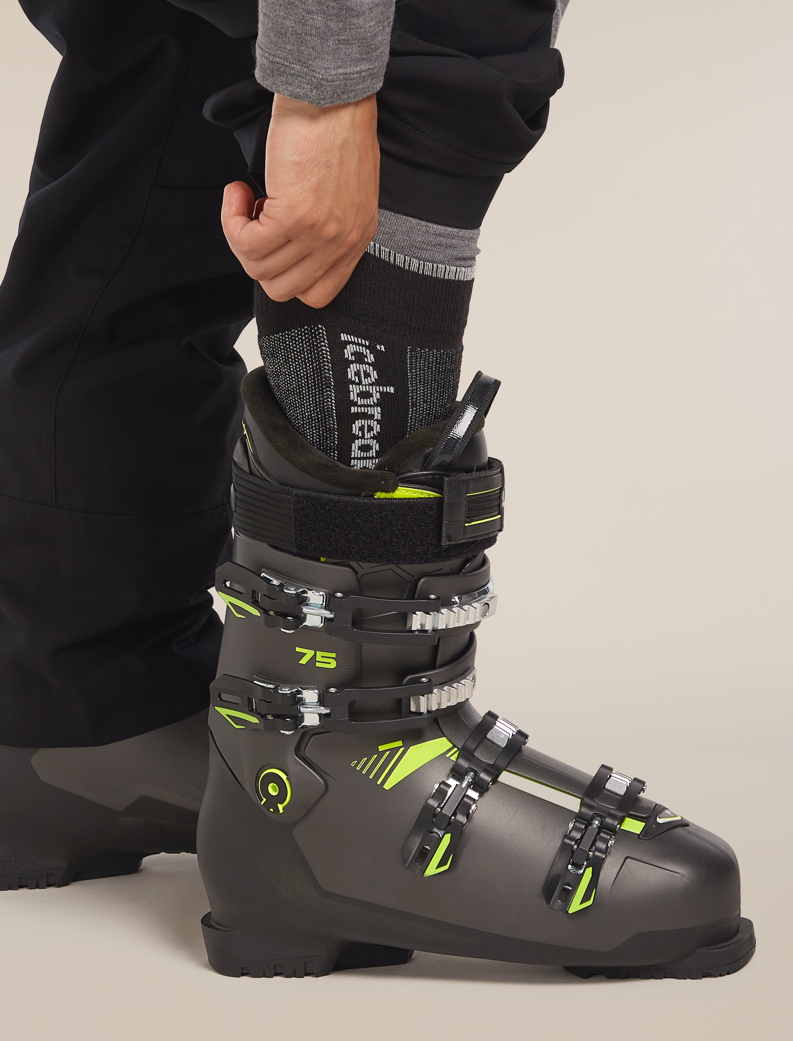 Men's Merino Ski+ Medium Over The Calf Socks| icebreaker