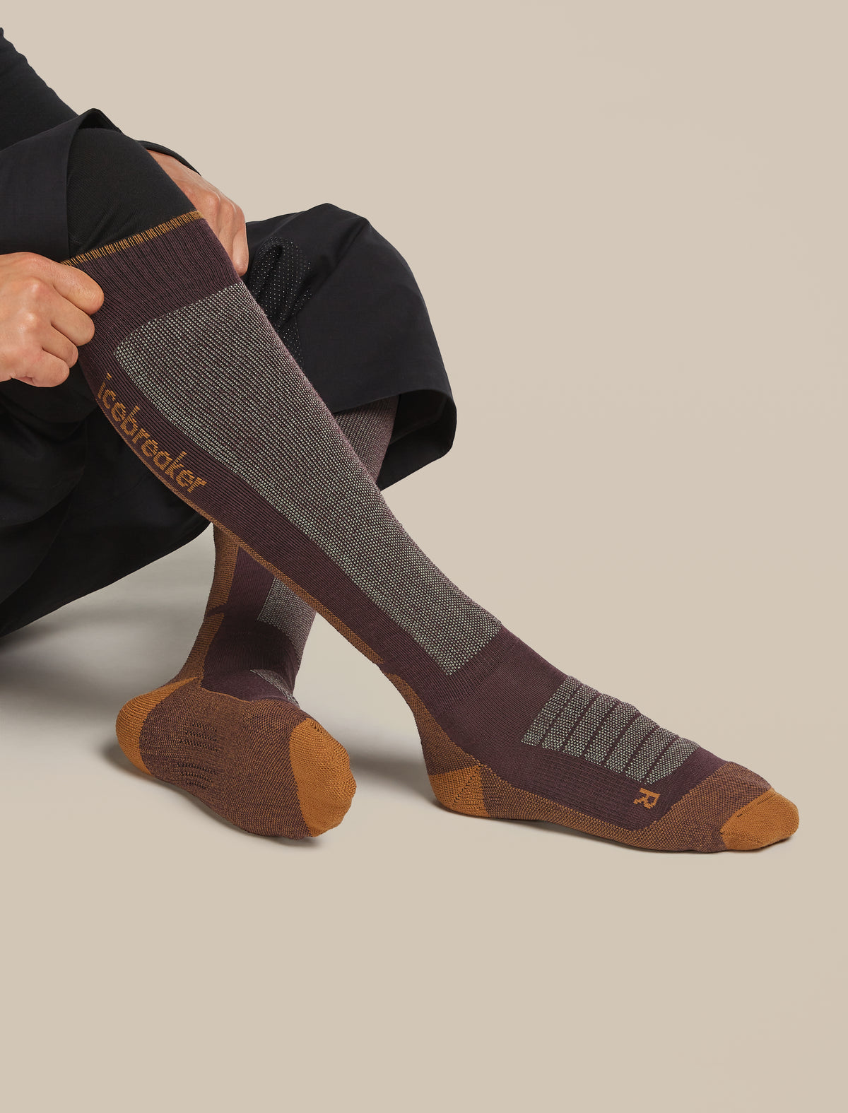 Men's Merino Ski+ Medium Over The Calf Socks| icebreaker Men's Merino Ski+ Medium Over The Calf Socks| icebreaker