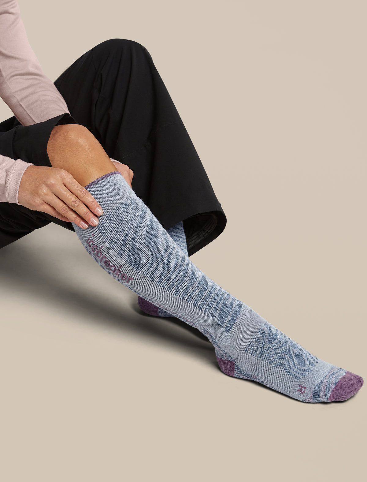 Women's Merino Blend Ski+ Medium Over The Calf Socks Mountain Contour Zinc Blue/Grey Plum/Dawn - 5