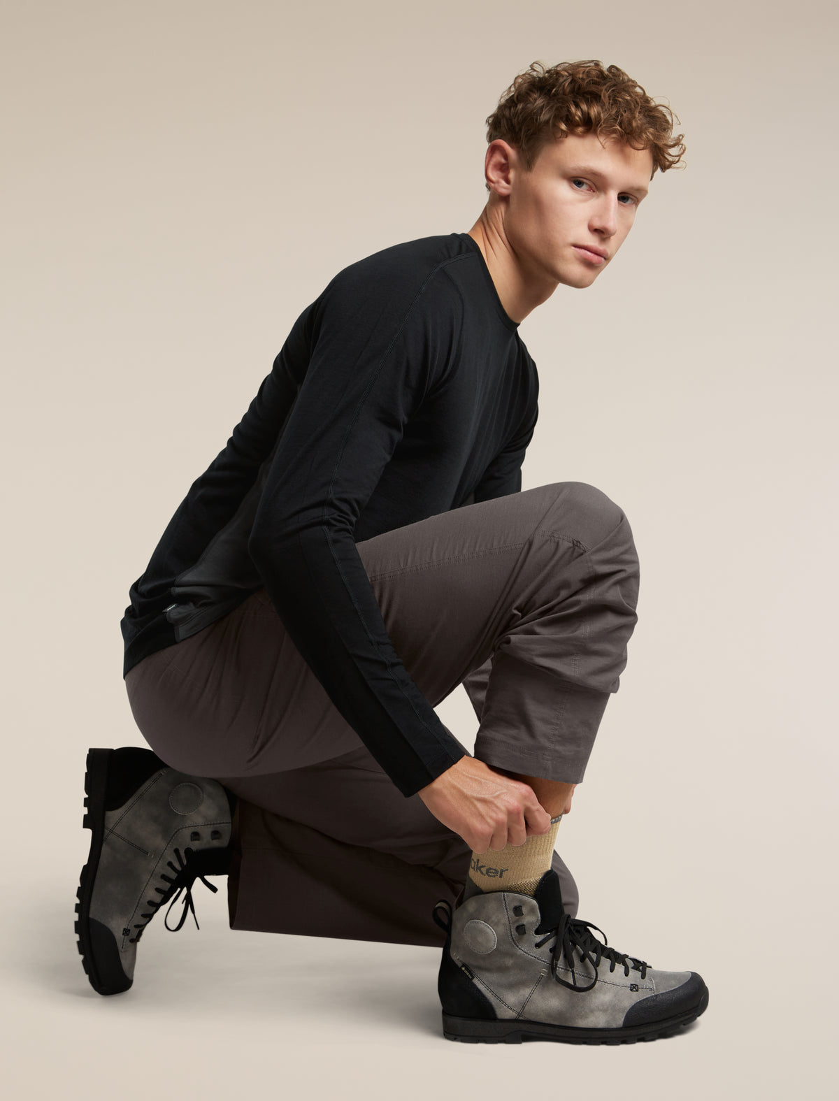 Men's Merino Hike+ Medium Crew Socks Cumin/Obsidian - 4