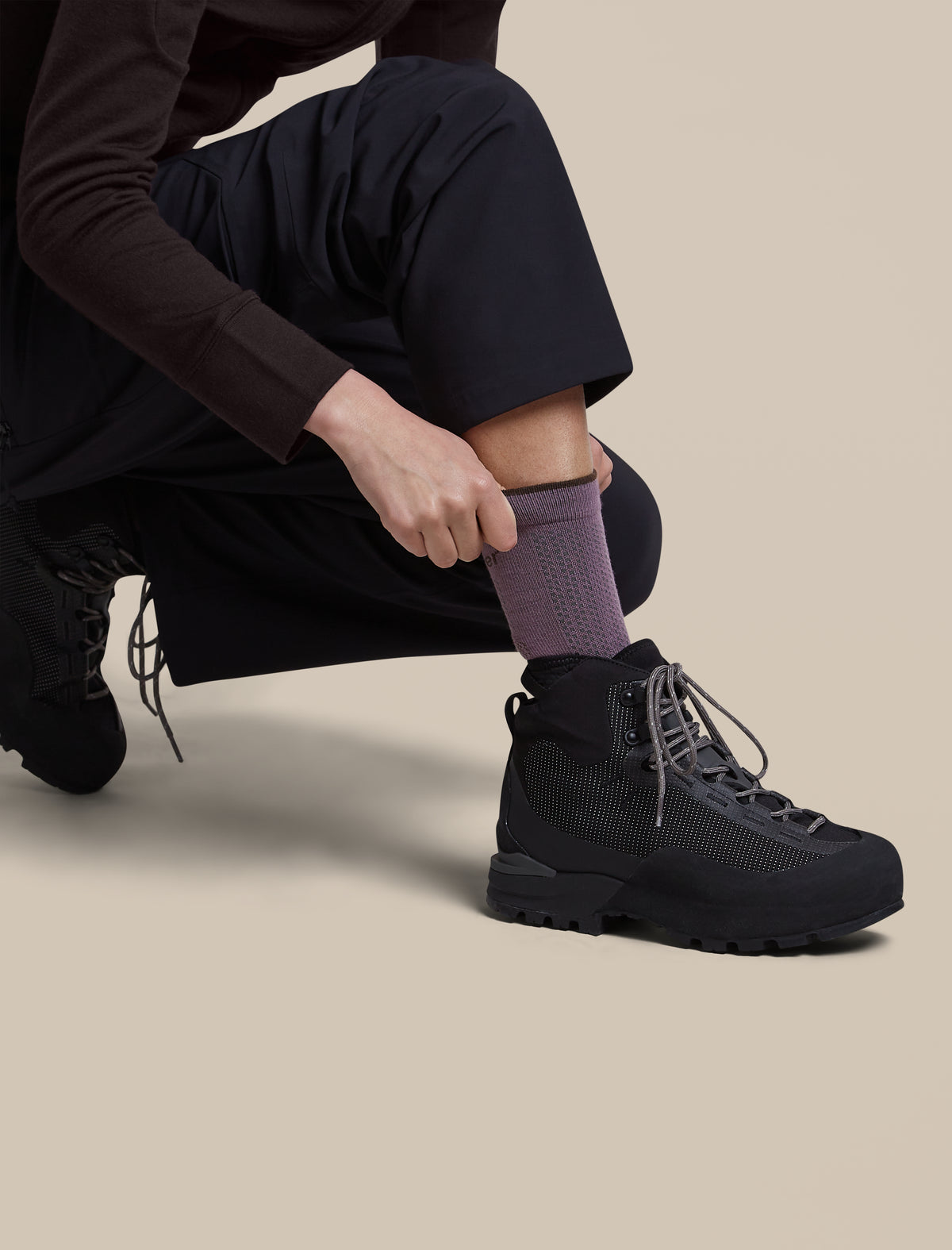 Women's Merino Hike+ Ultralight Crew Socks Grey Plum/Bittersweet - 4