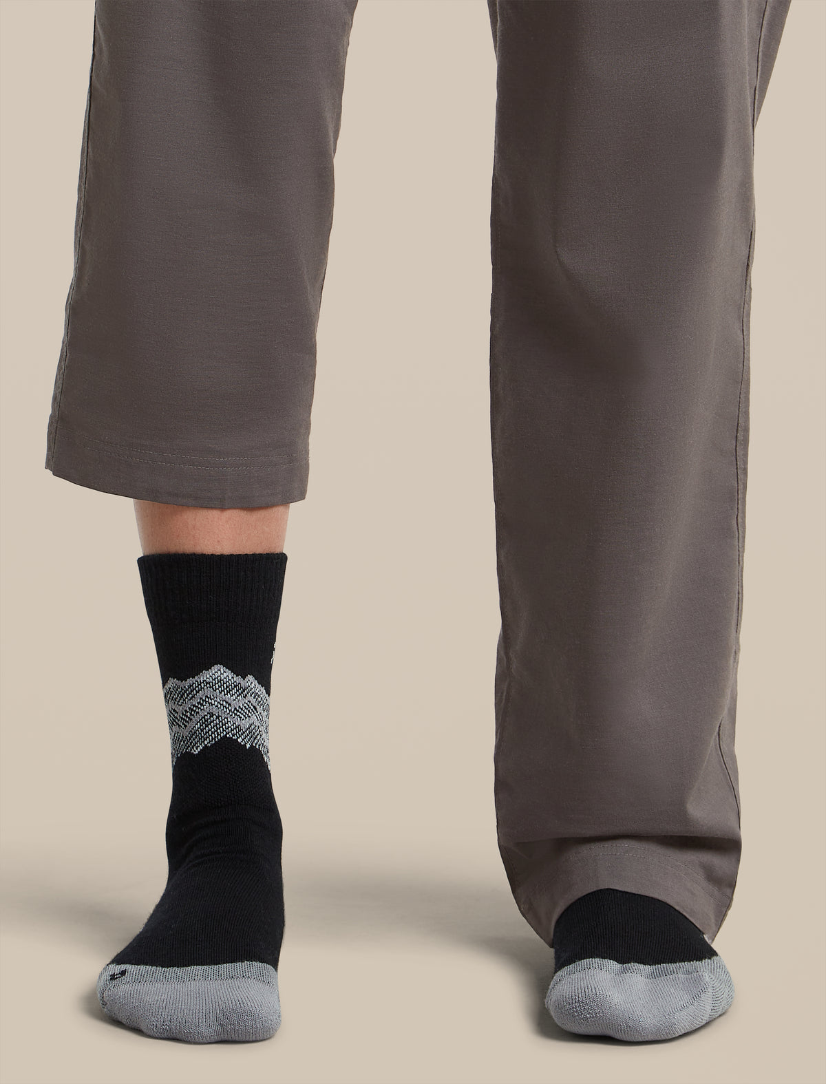 Women's Merino Hike+ Medium Crew Across the Peaks Socks Black/Alloy/Snow - 2