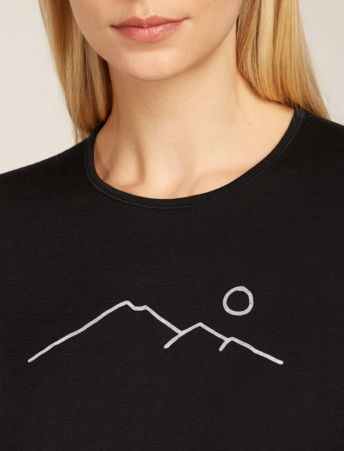 Women's Merino 200 Oasis Long Sleeve Crewe Thermal Top Rainer Ridge Black - 5