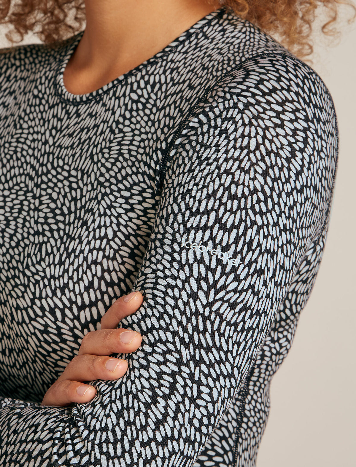 Women's Merino 200 Oasis Long Sleeve Crewe Thermal Top Flock Forms Midnight Navy/Snow - 5