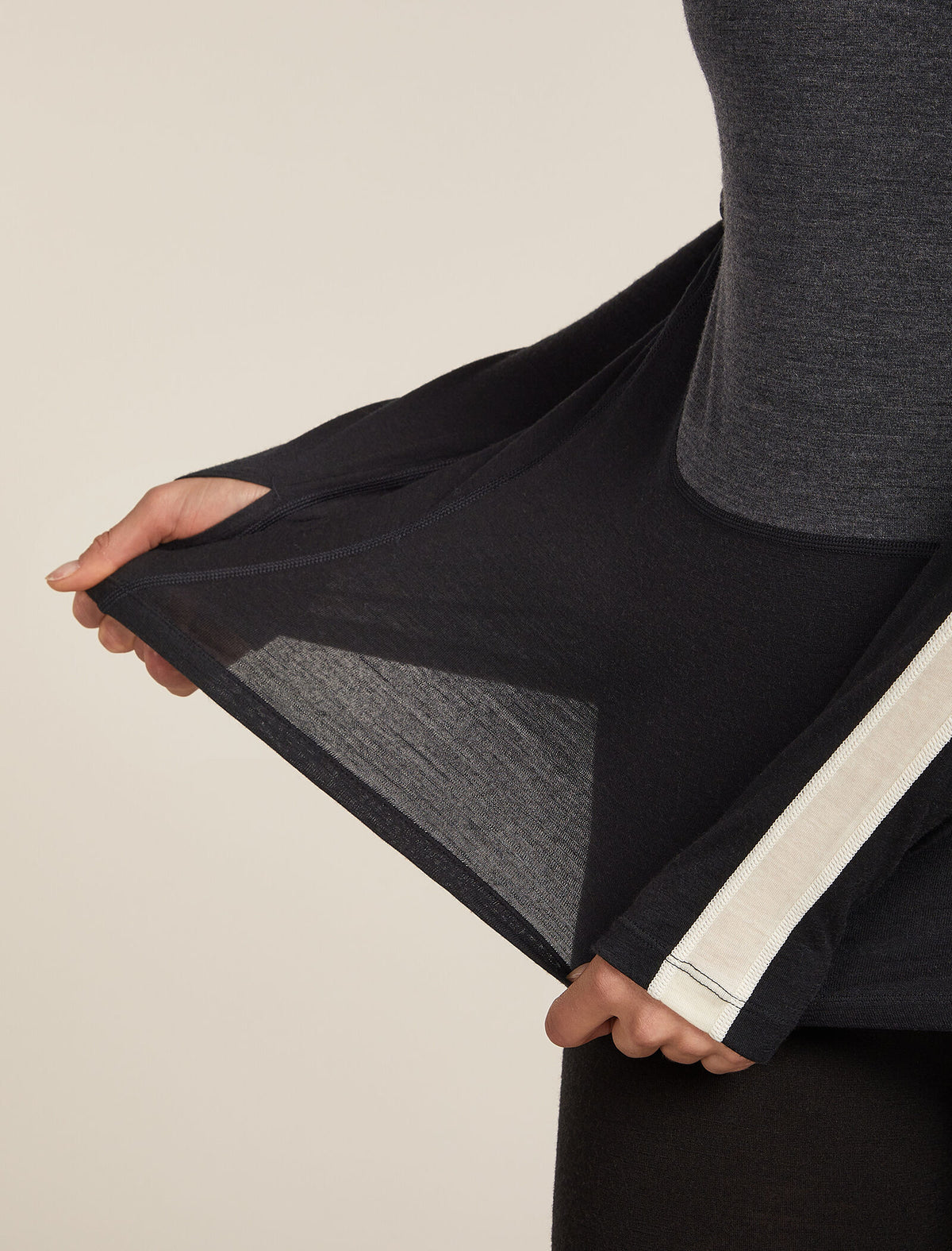 Women's Merino 200 Oasis+ Long Sleeve Crewe Thermal Top Black/Jet Heather - 9