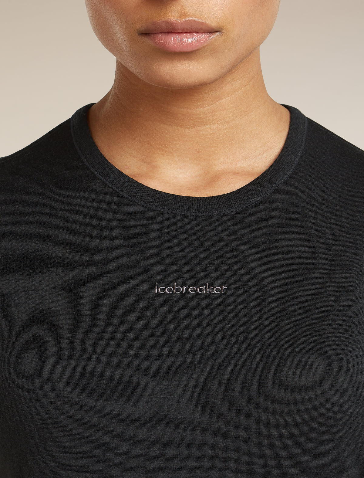 icebreaker Women's Merino 200 Tech Lite Short Sleeve Crop Slim Tee Black Women - 5