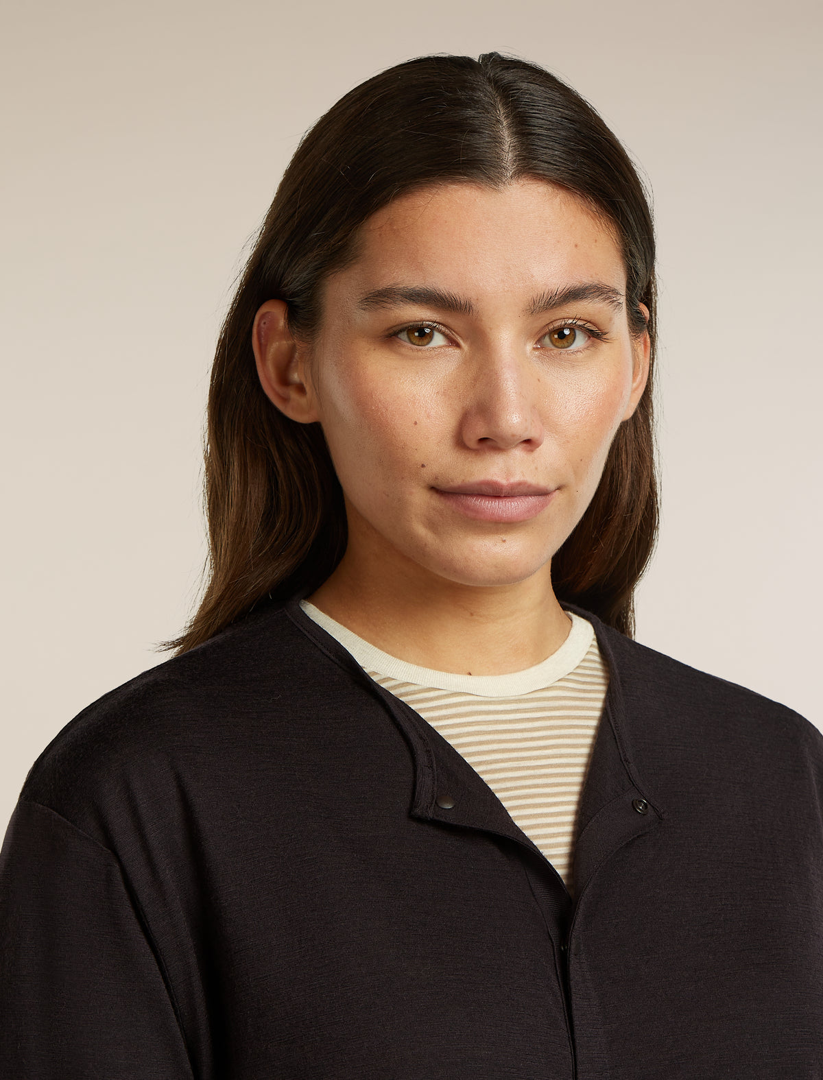 Unisex Merino 150 Round Neck Cardigan Before Dawn - 13