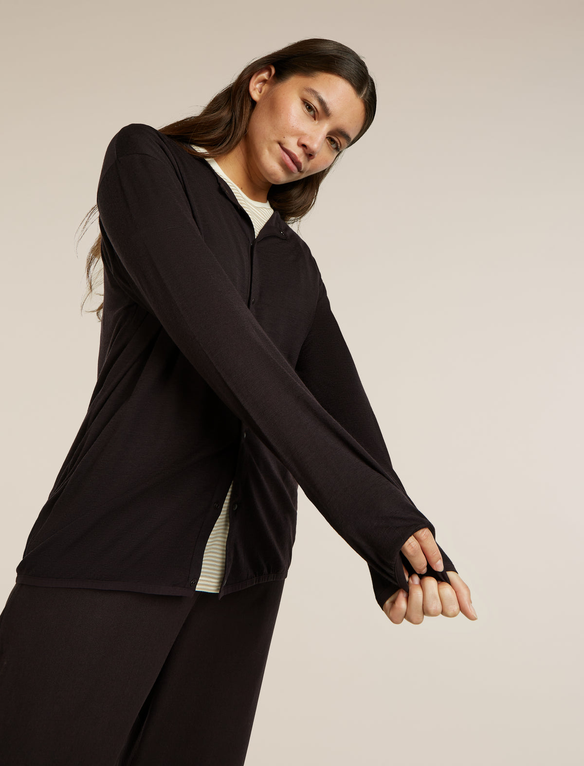 Unisex Merino 150 Round Neck Cardigan Before Dawn - 17