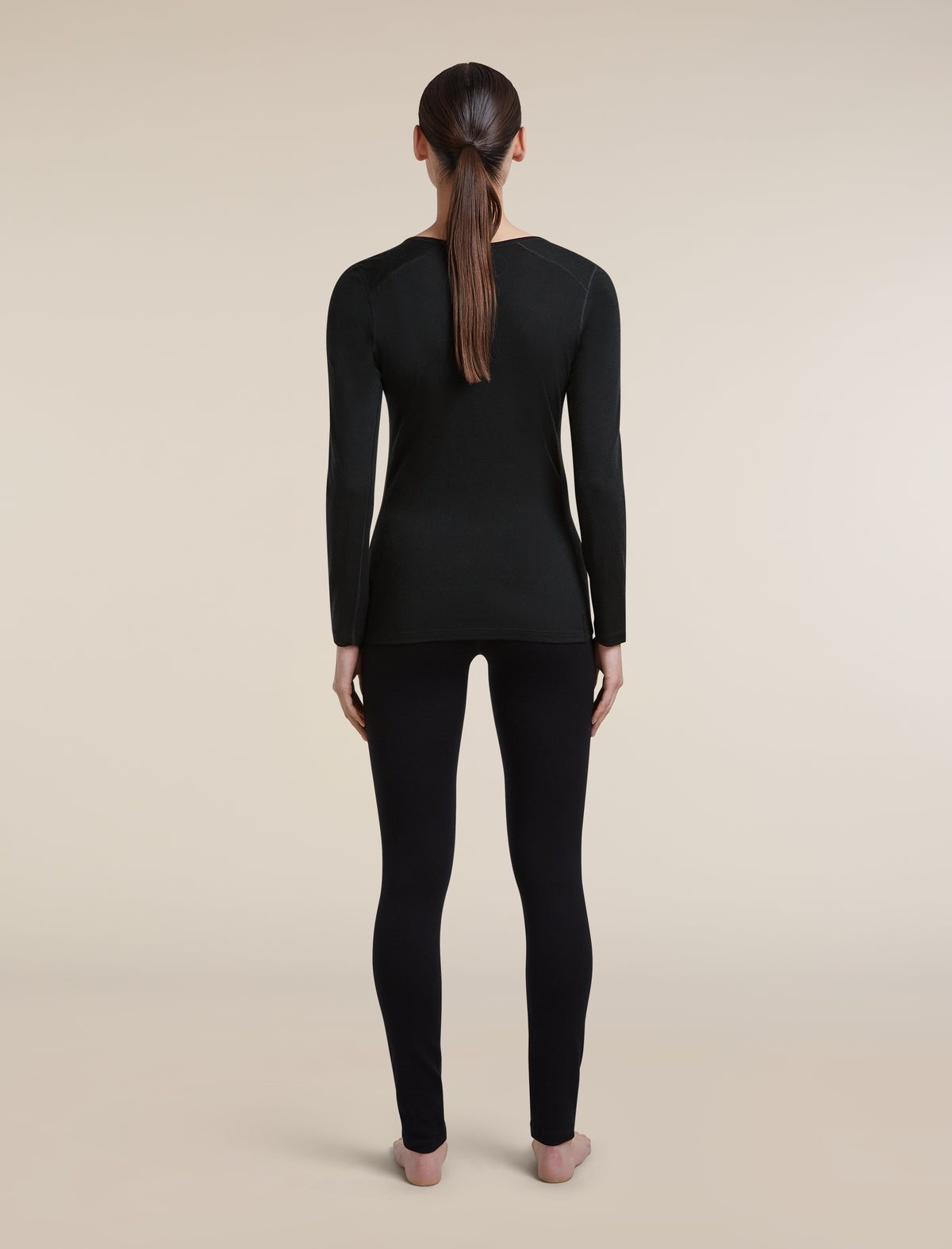 Women's Merino 200 Oasis Long Sleeve Thermal V Neck Black - 7