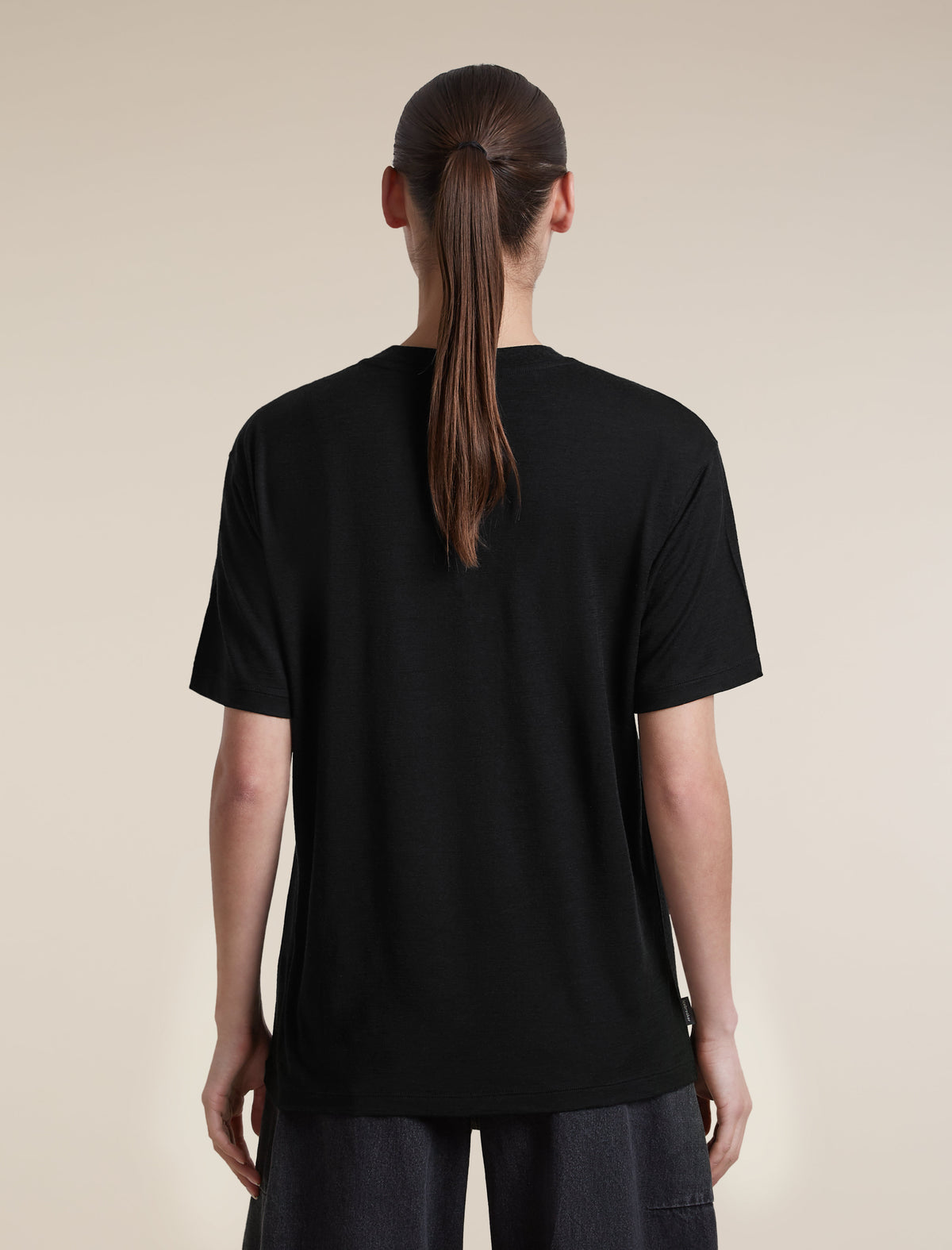 Women's Merino 150 Tech Lite Short Sleeve Relaxed Tee icebreaker Heritage Black - 2