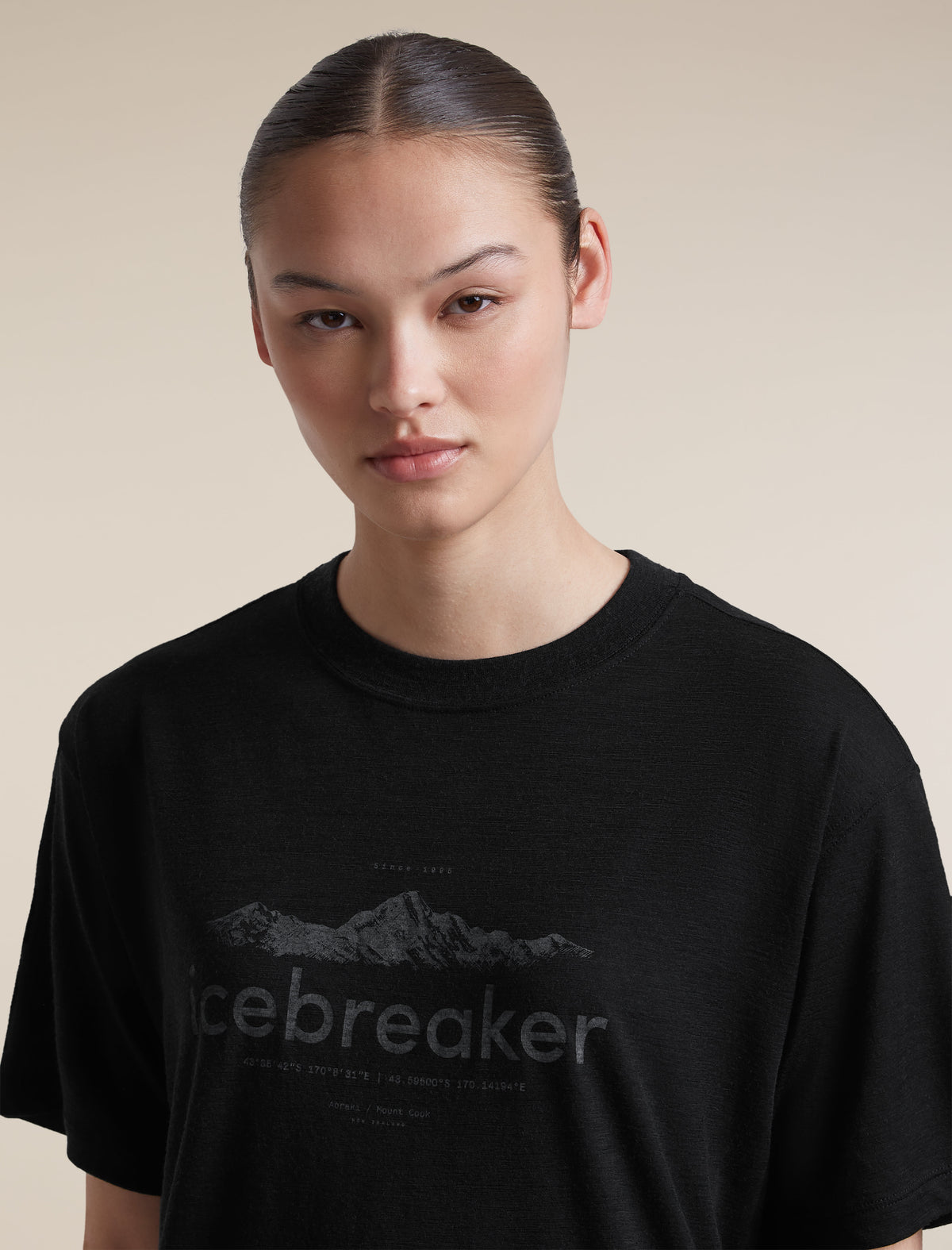 Women's Merino 150 Tech Lite Short Sleeve Relaxed Tee icebreaker Heritage Black - 7