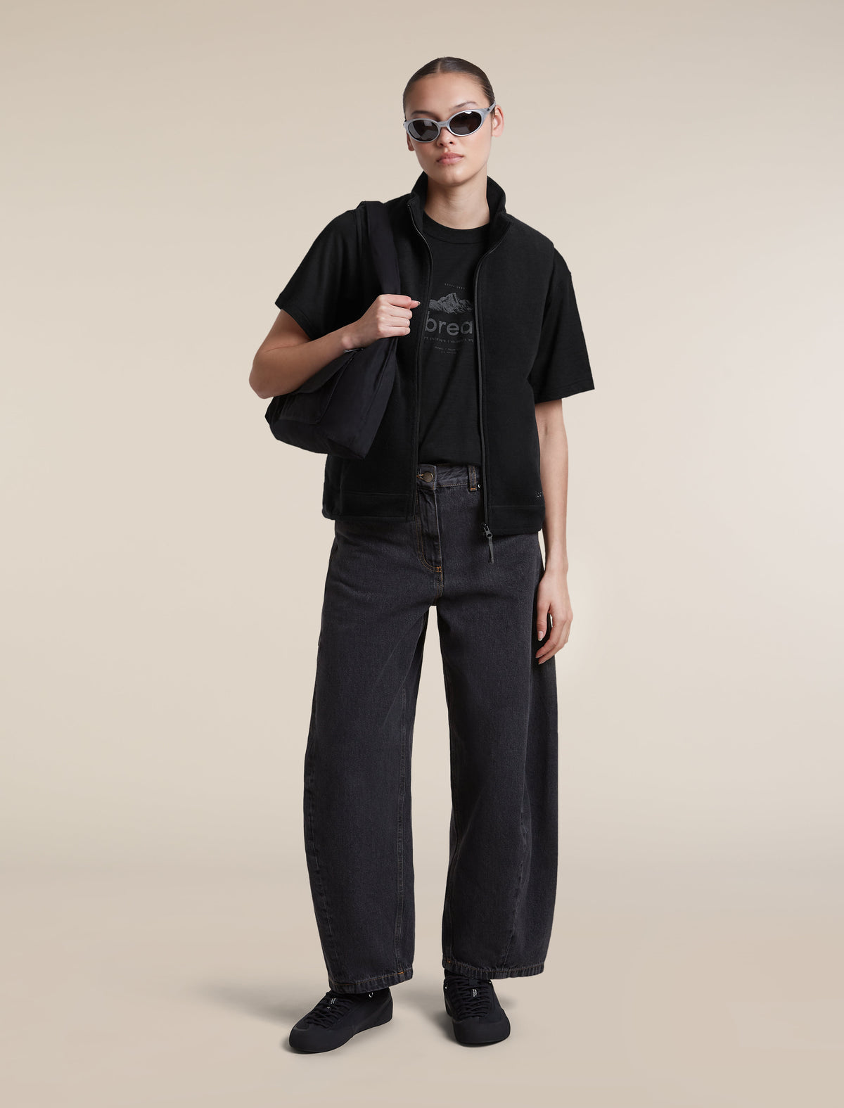 Women's Merino 150 Tech Lite Short Sleeve Relaxed Tee icebreaker Heritage Black - 4