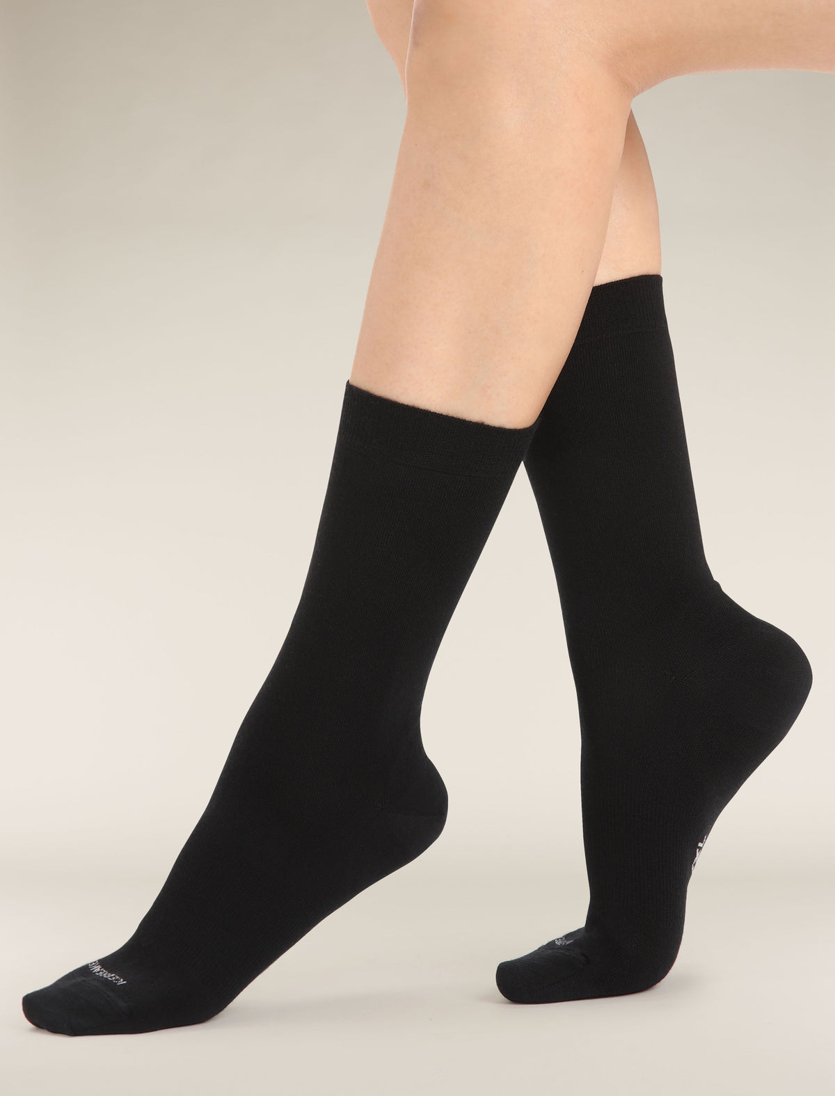 Women's Merino Lifestyle Fine Gauge Crew Socks - Black / SM Women's Merino Lifestyle Fine Gauge Crew Socks - Black / SM