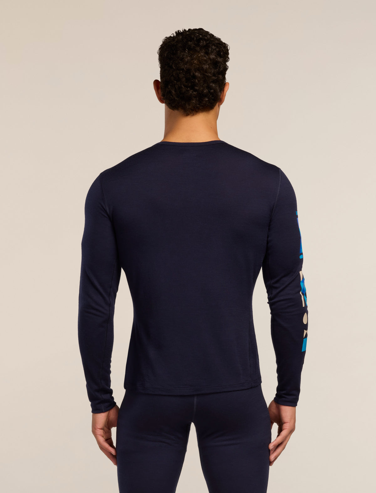 Men's Merino 200 Oasis Long Sleeve Crewe Ikon Pass Midnight Navy - 2