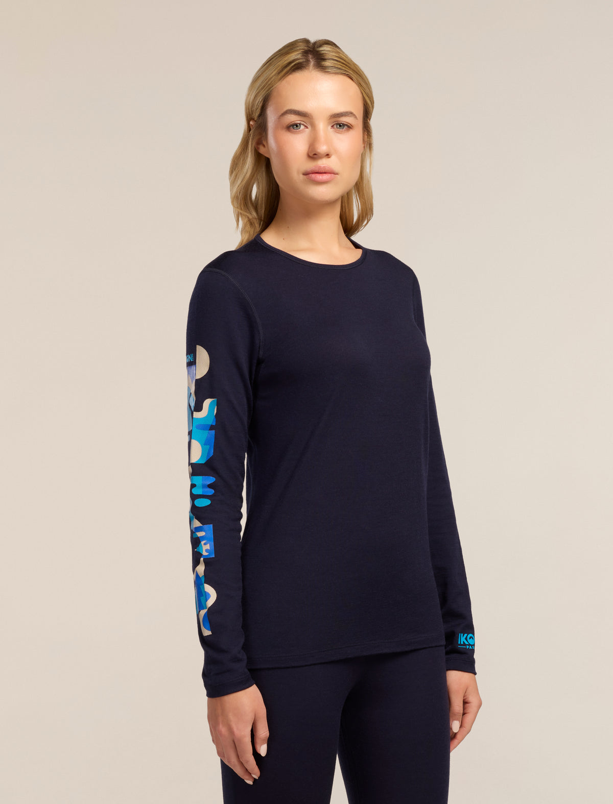 Women's Merino 200 Oasis Long Sleeve Crewe Ikon Pass Midnight Navy - 1